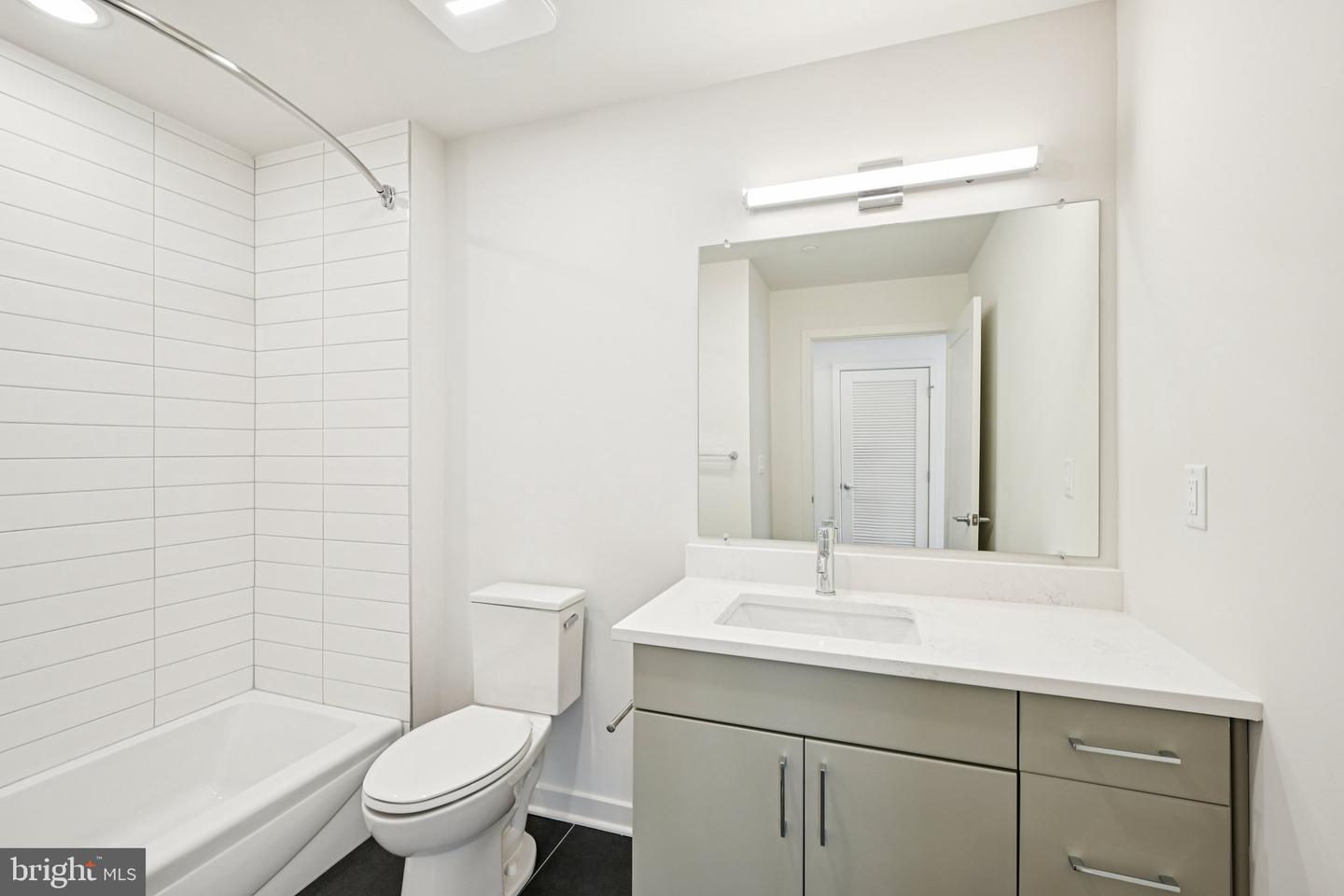 23 Rock Hill Rd #502 Property Photo 6