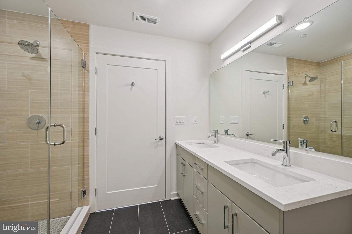 23 Rock Hill Rd #210 Property Photo 7
