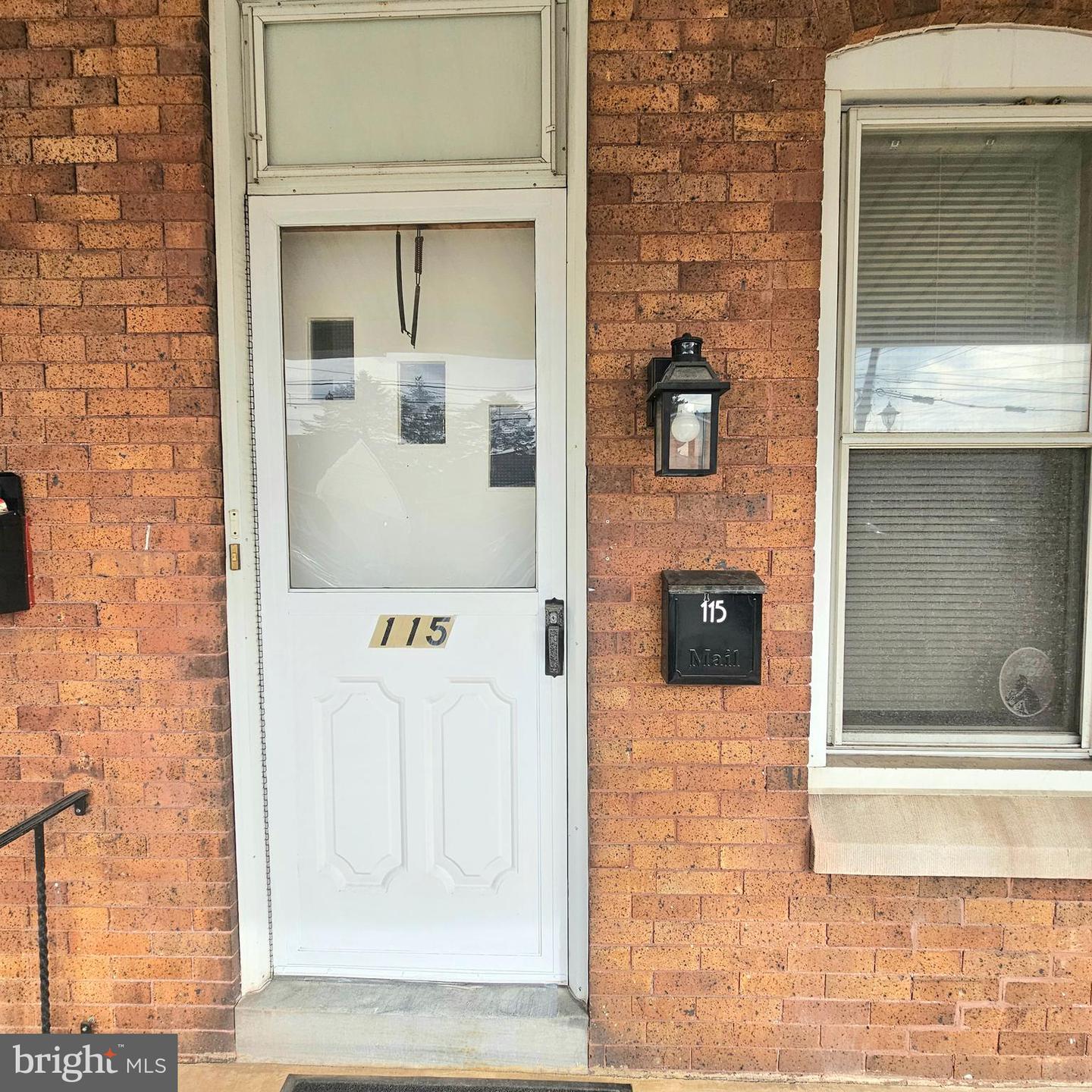 115 W 4th St Property Photo 6