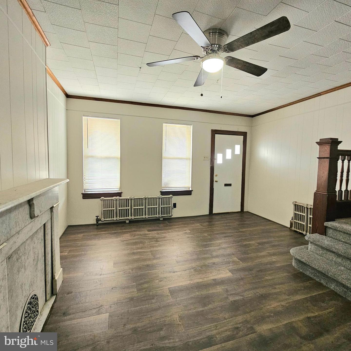 115 W 4th St Property Photo 15