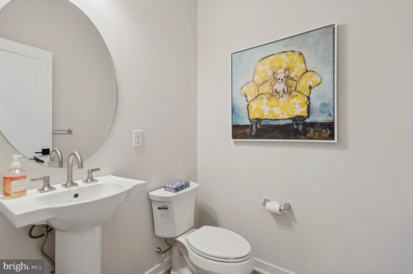 211 Lilac St Property Photo 8