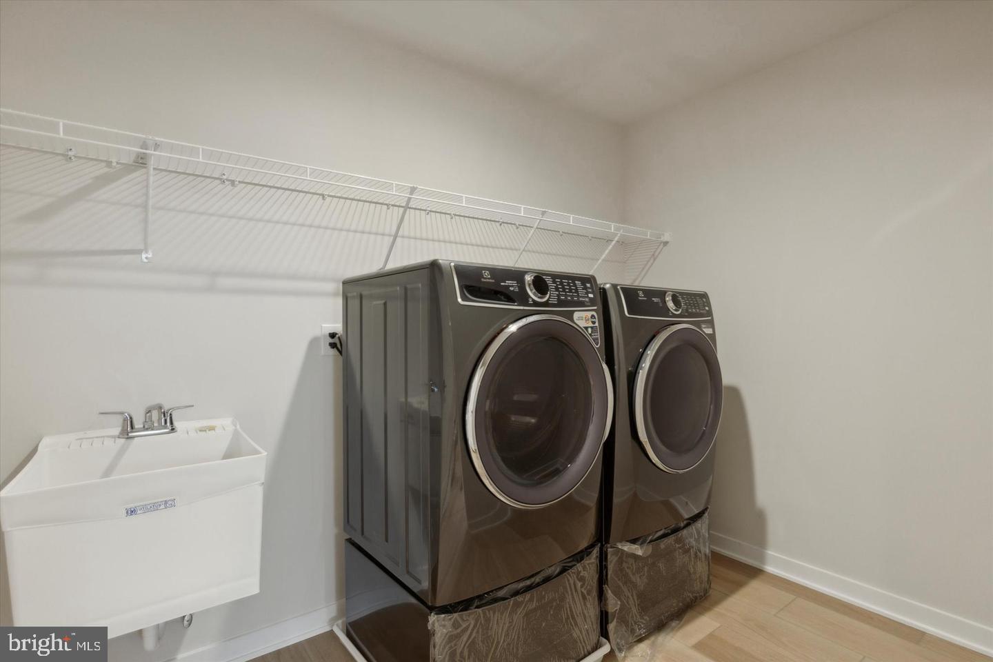 211 Lilac St Property Photo 14