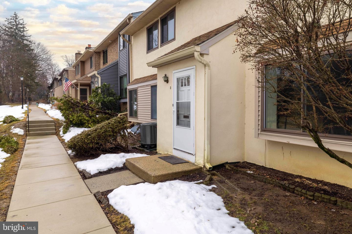 22 Fitzwatertown Rd #unit C-8 Property Photo 2