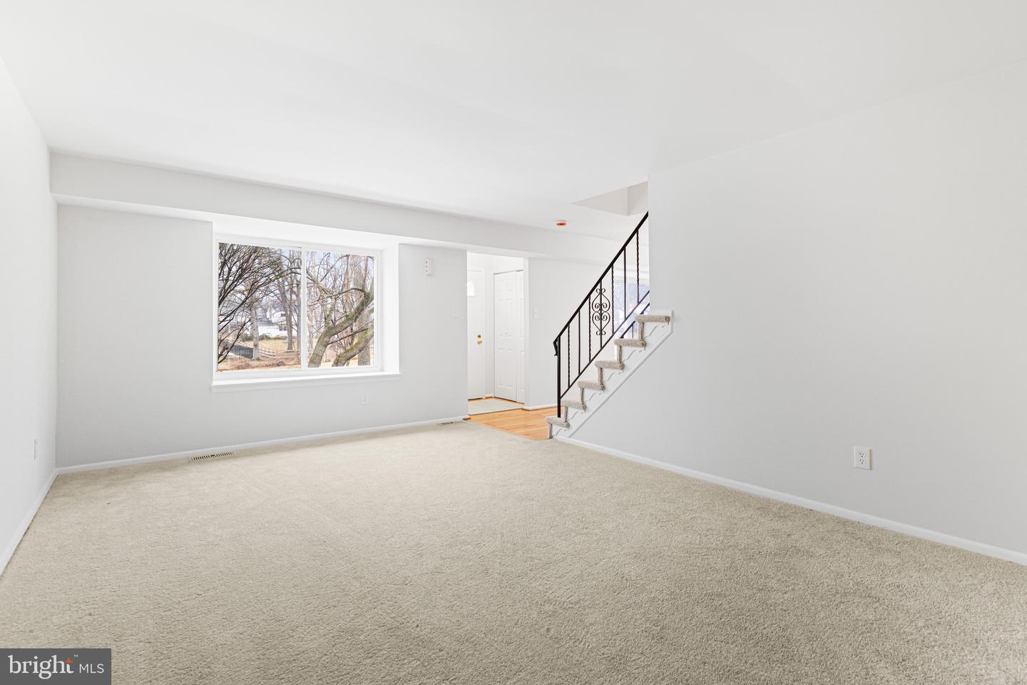 22 Fitzwatertown Rd #unit C-8 Property Photo 3