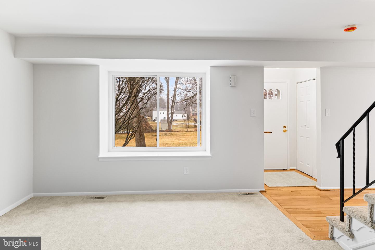22 Fitzwatertown Rd #unit C-8 Property Photo 5