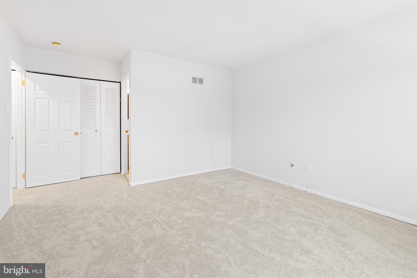 22 Fitzwatertown Rd #unit C-8 Property Photo 17