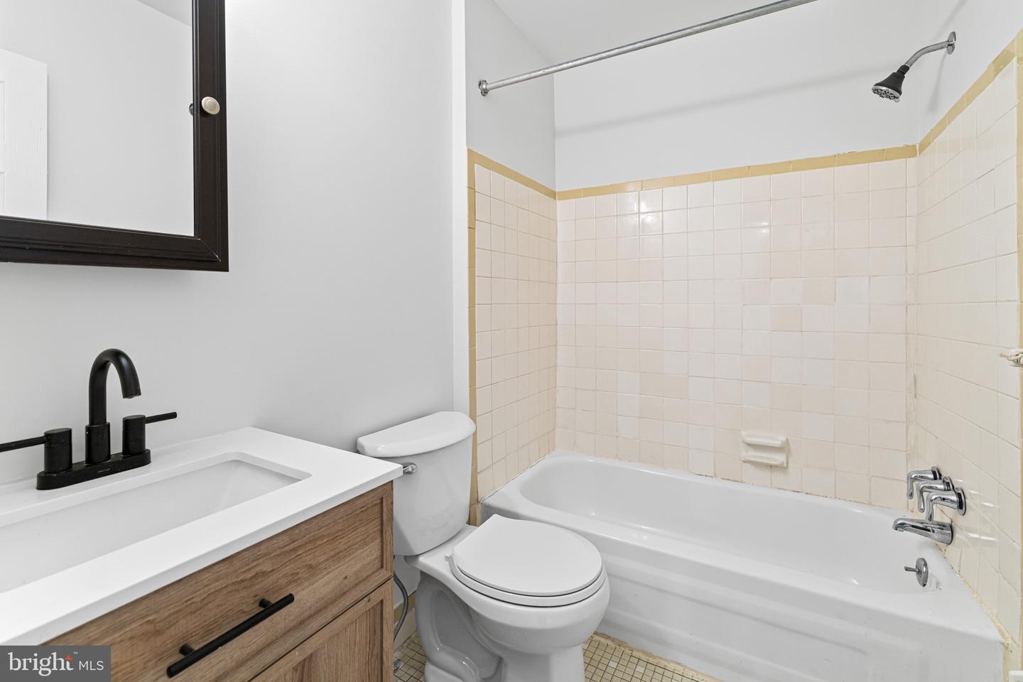 22 Fitzwatertown Rd #unit C-8 Property Photo 18