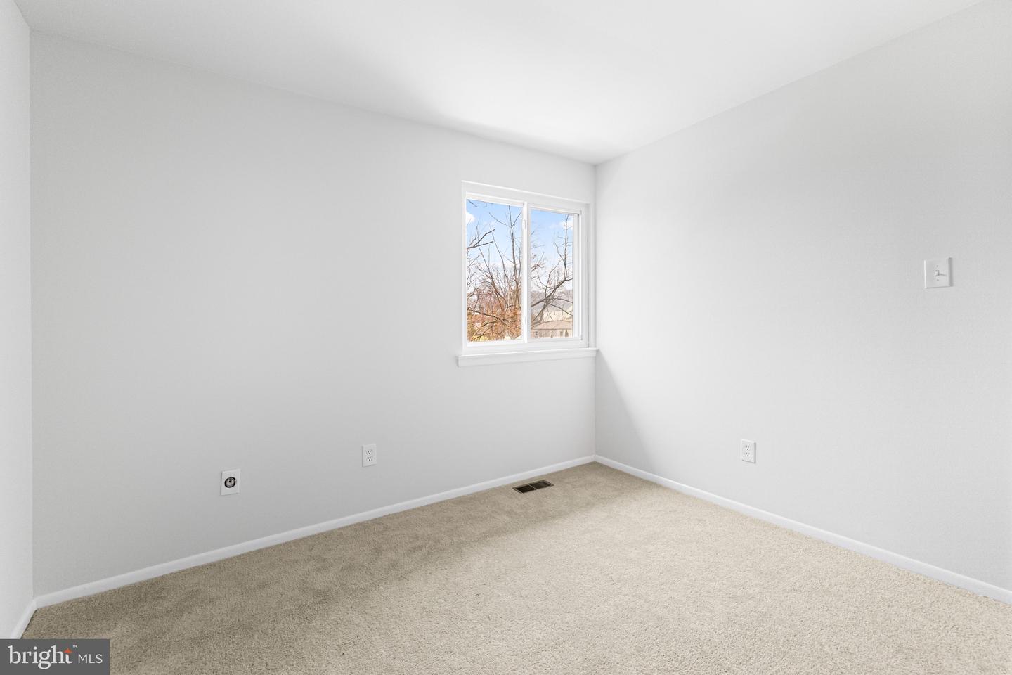 22 Fitzwatertown Rd #unit C-8 Property Photo 22