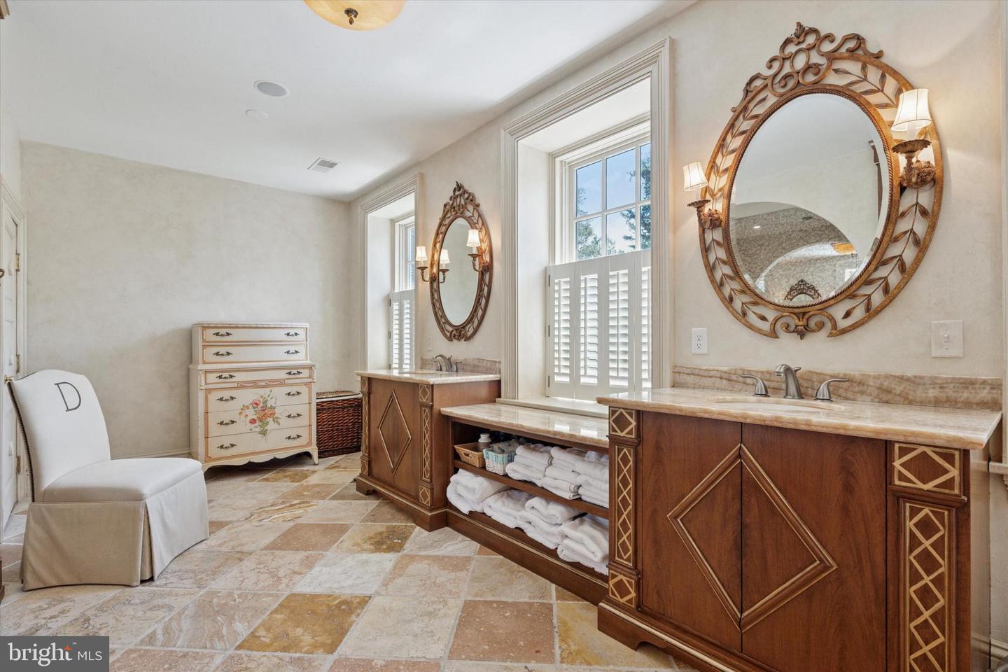 281 Winding Way Property Photo 23