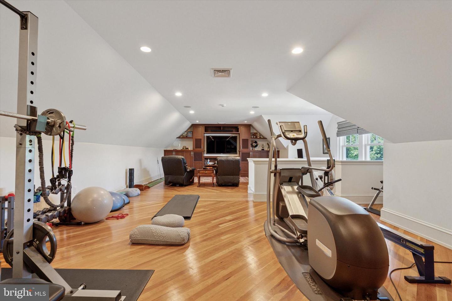 281 Winding Way Property Photo 29