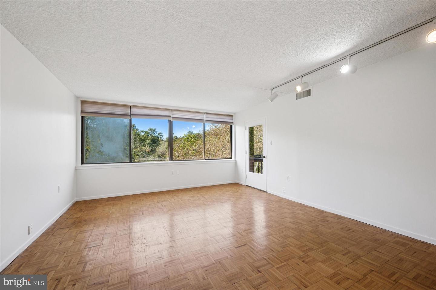 19 Rock Hill Rd #7-d Property Photo 8