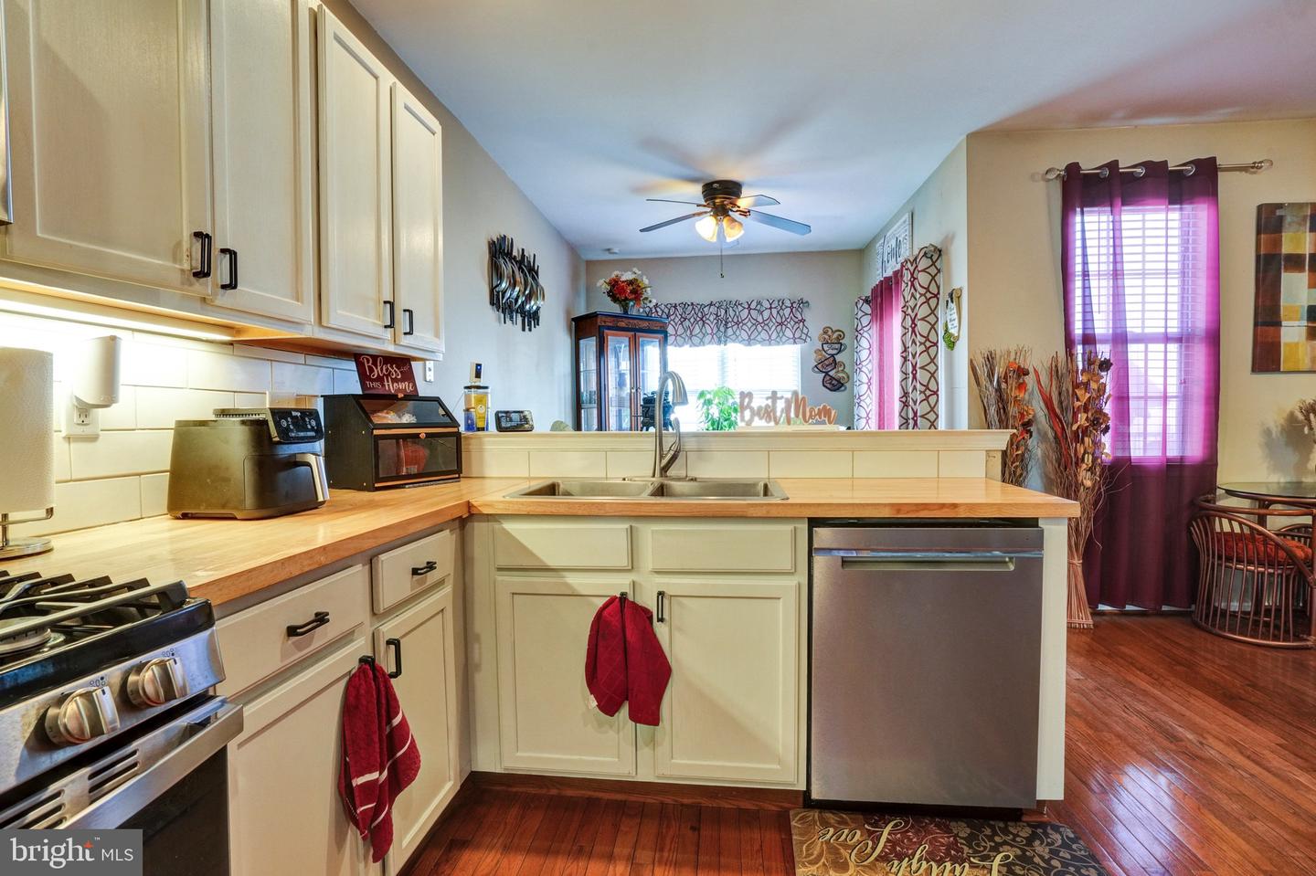 1623 Brynne Ln Property Photo 3