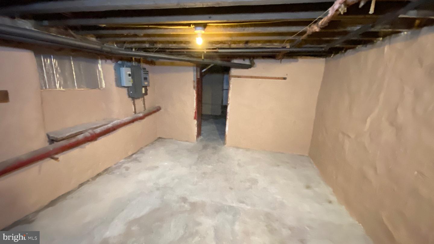534 Green St Property Photo 5