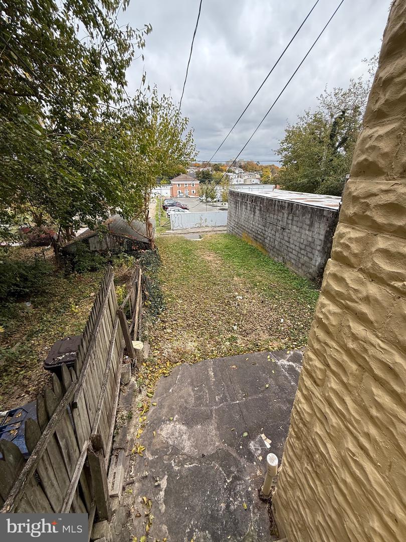 534 Green St Property Photo 6