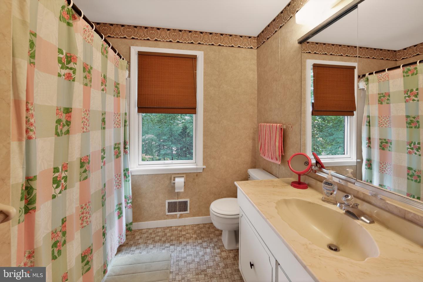 2119 County Line Rd Property Photo 45
