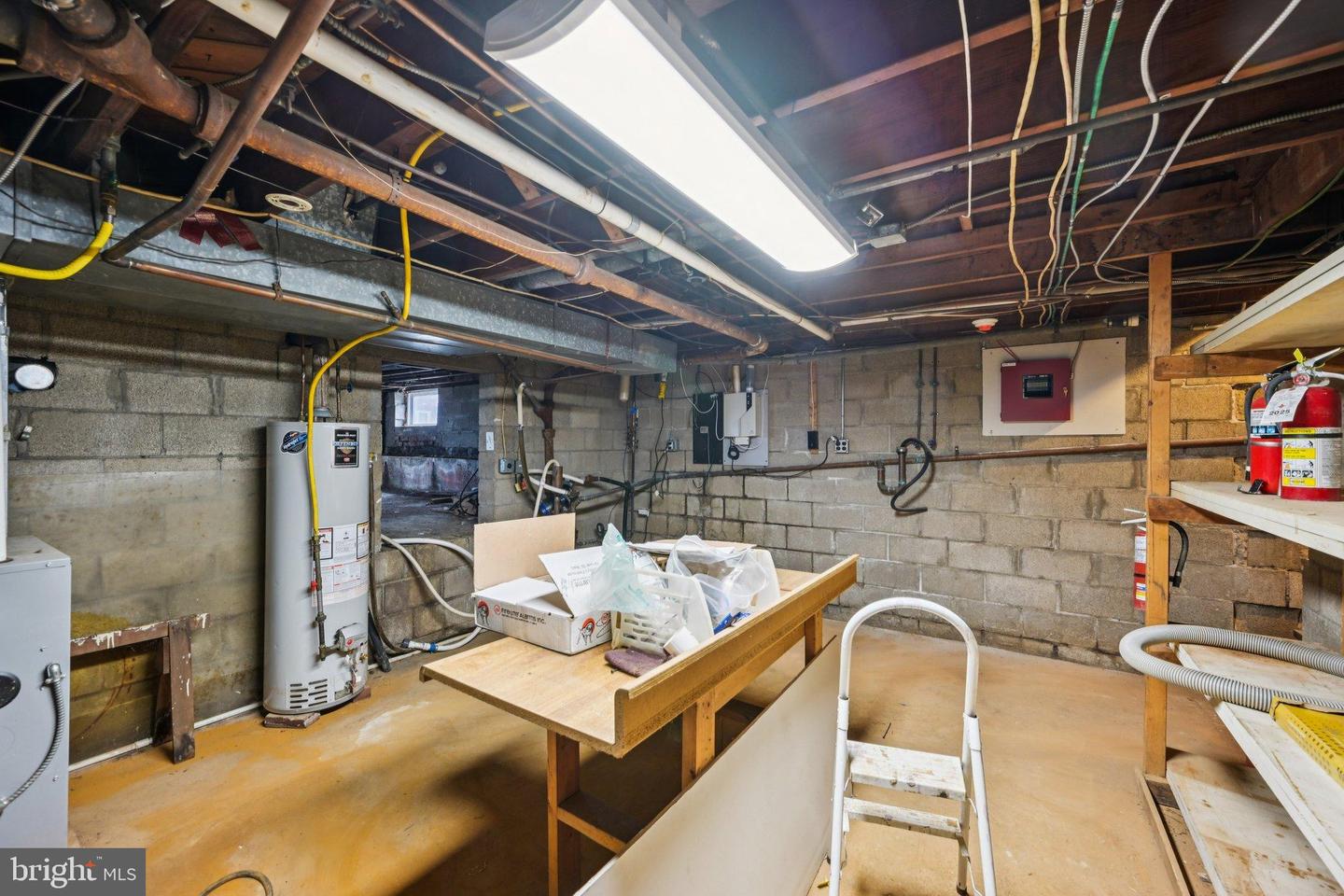 306 E 4th St Property Photo 26