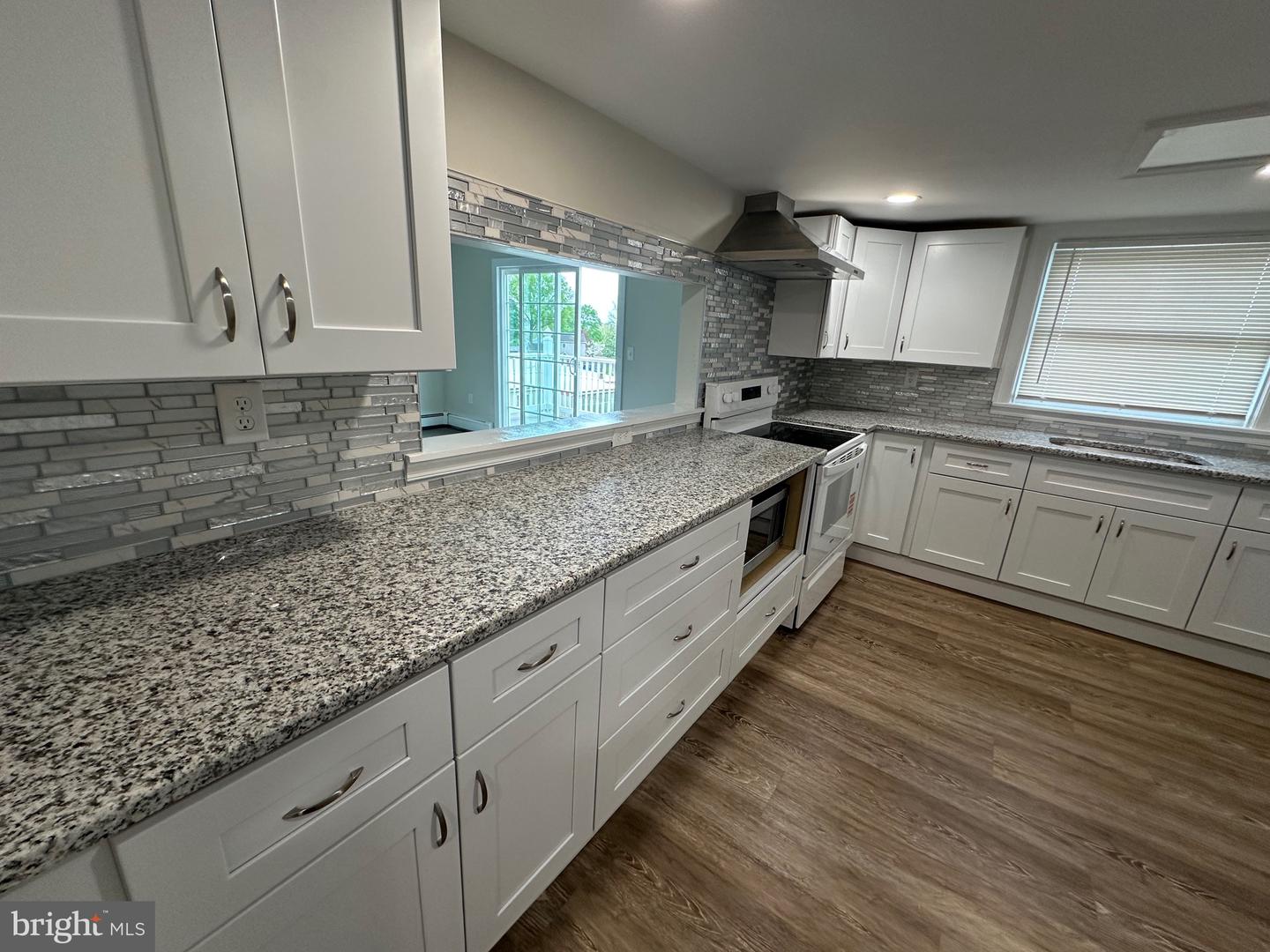 478 E Main St #penthouse 3rd Floor Property Photo 6