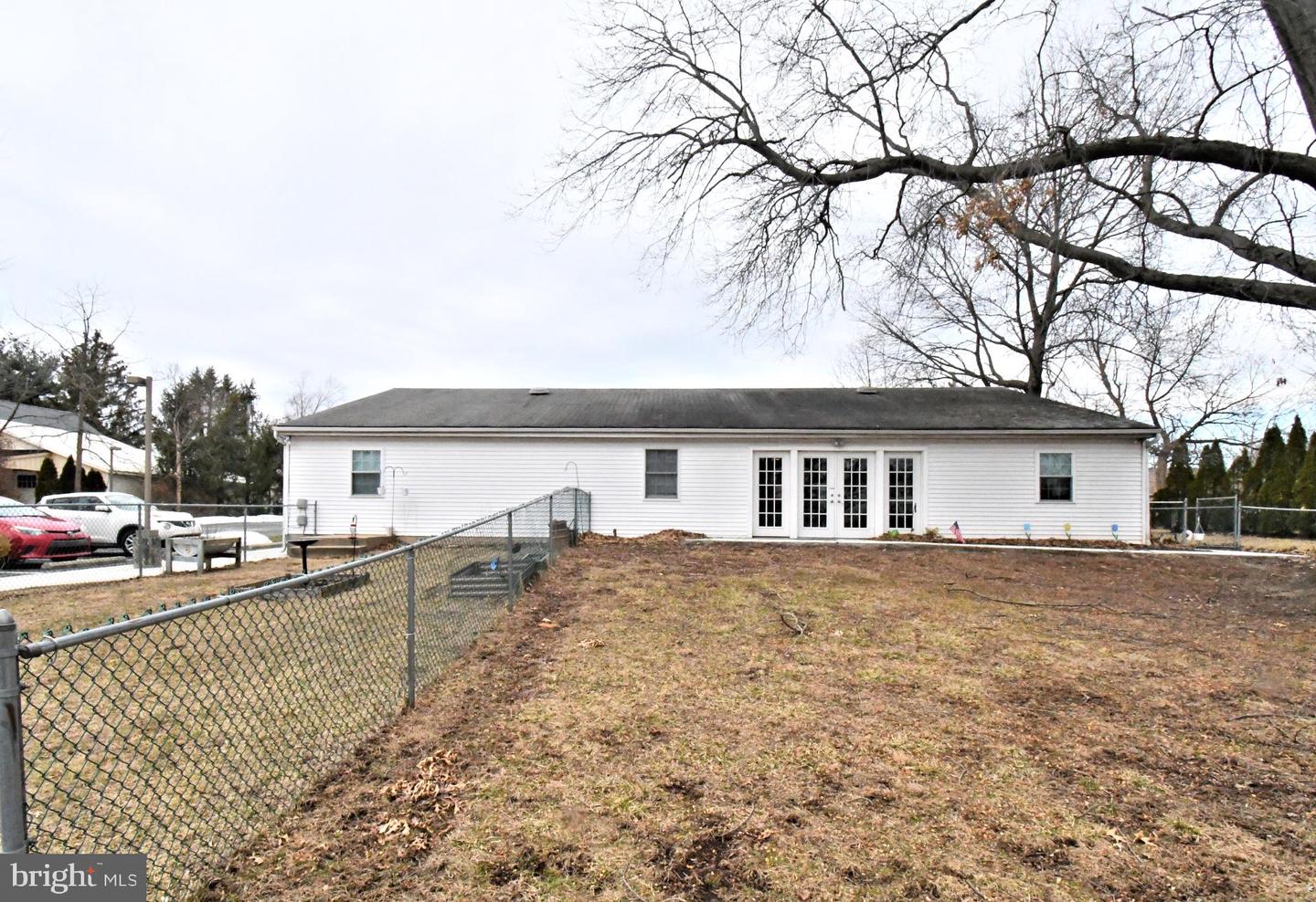 448 School Ln Property Photo 24