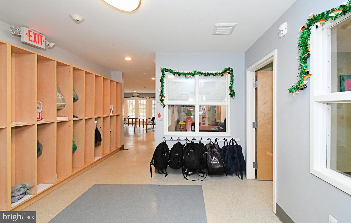 448 School Ln Property Photo 29