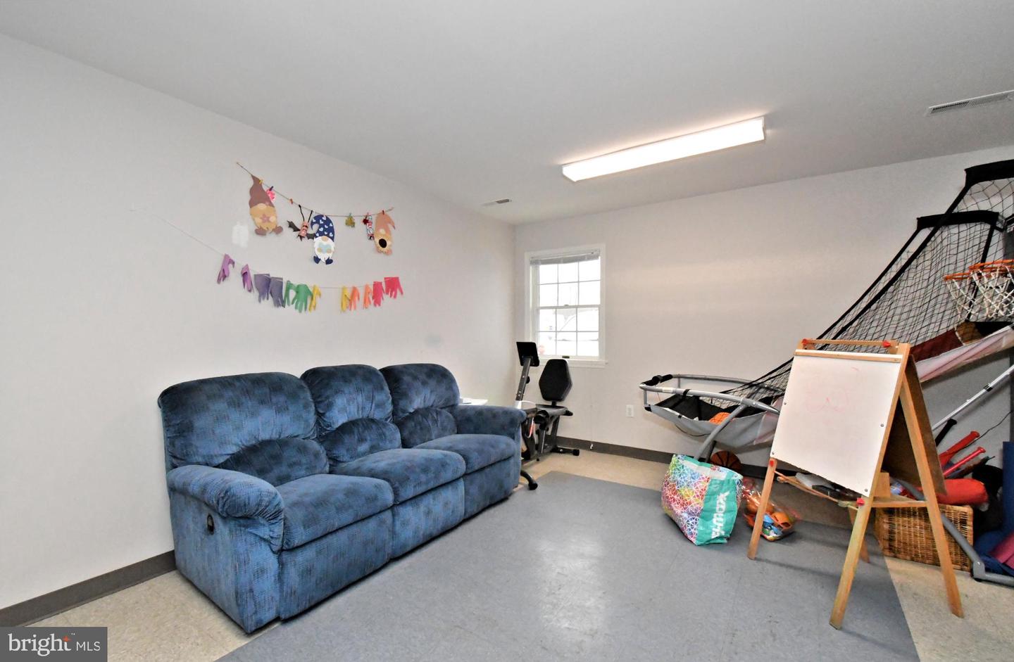 448 School Ln Property Photo 47