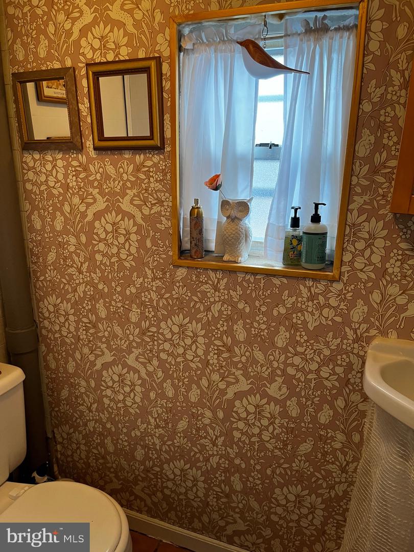 528-526-528 East Ave Property Photo 12