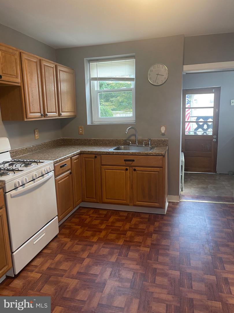 528-526-528 East Ave Property Photo 21
