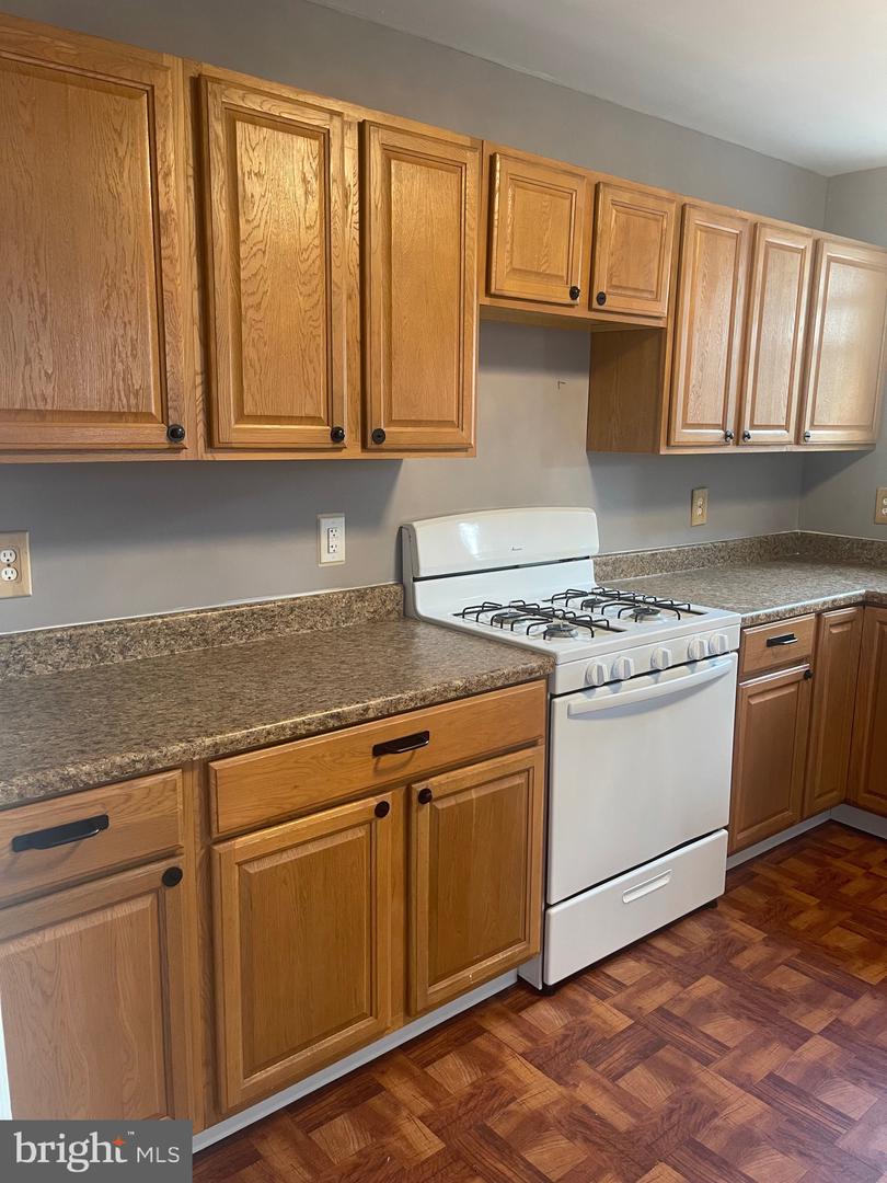 528-526-528 East Ave Property Photo 22