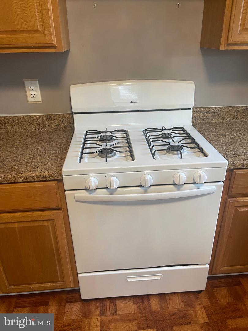 528-526-528 East Ave Property Photo 23