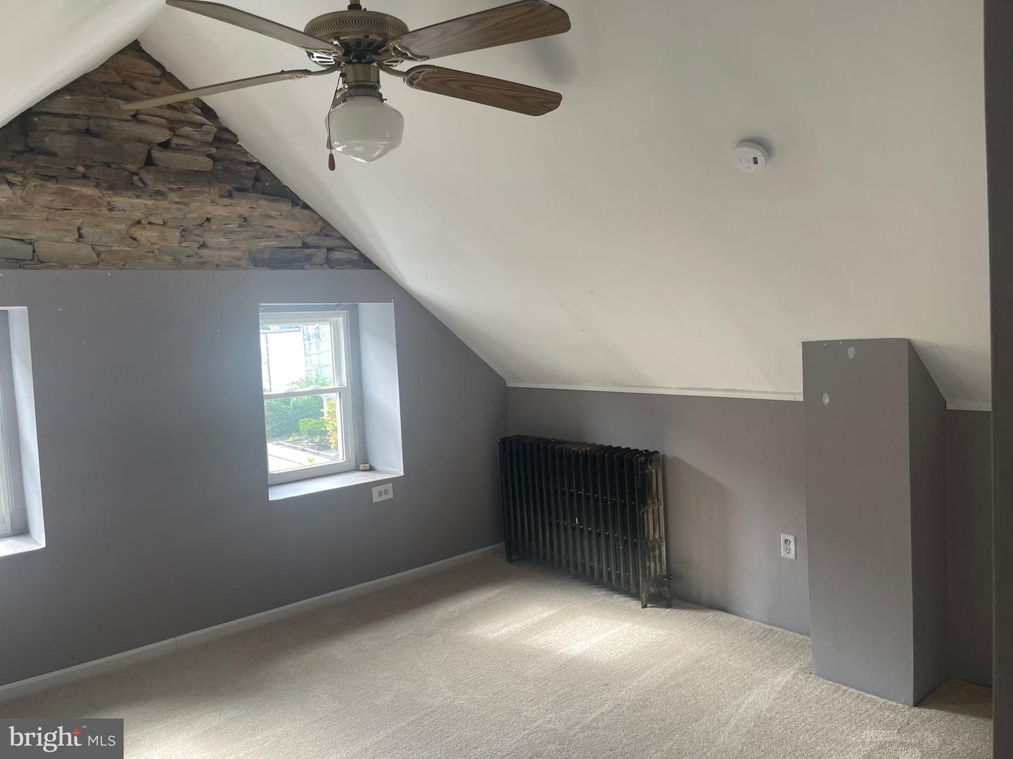 528-526-528 East Ave Property Photo 43