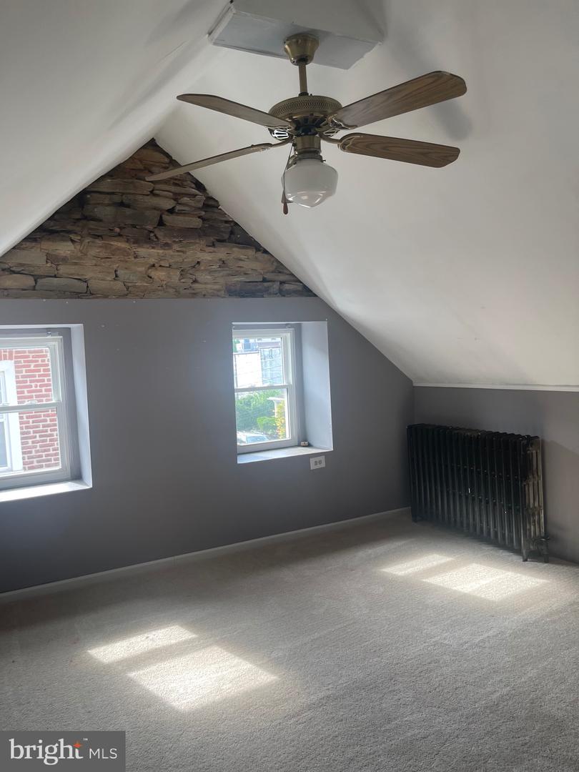 528-526-528 East Ave Property Photo 44
