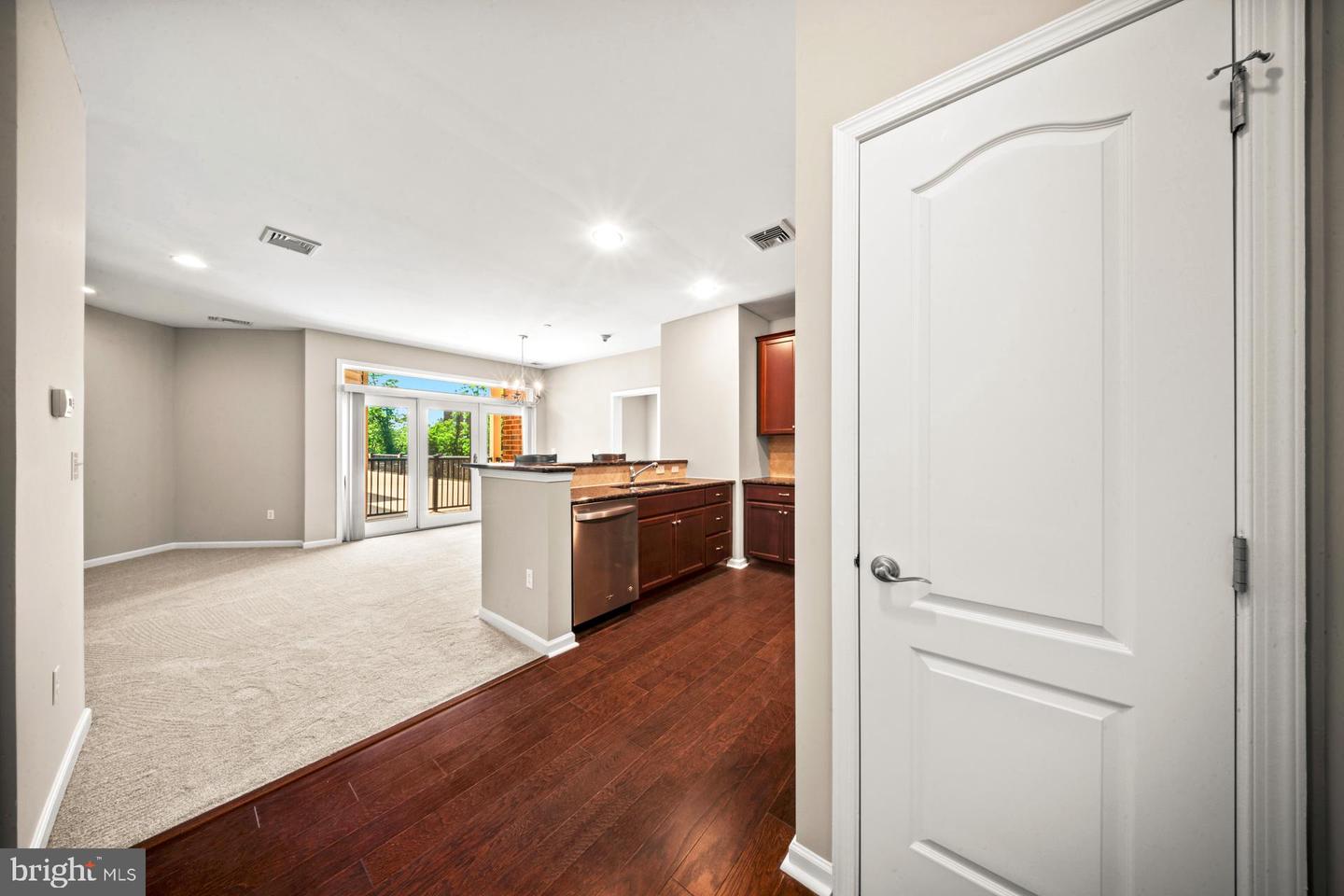 254 Carson Ter Property Photo 4