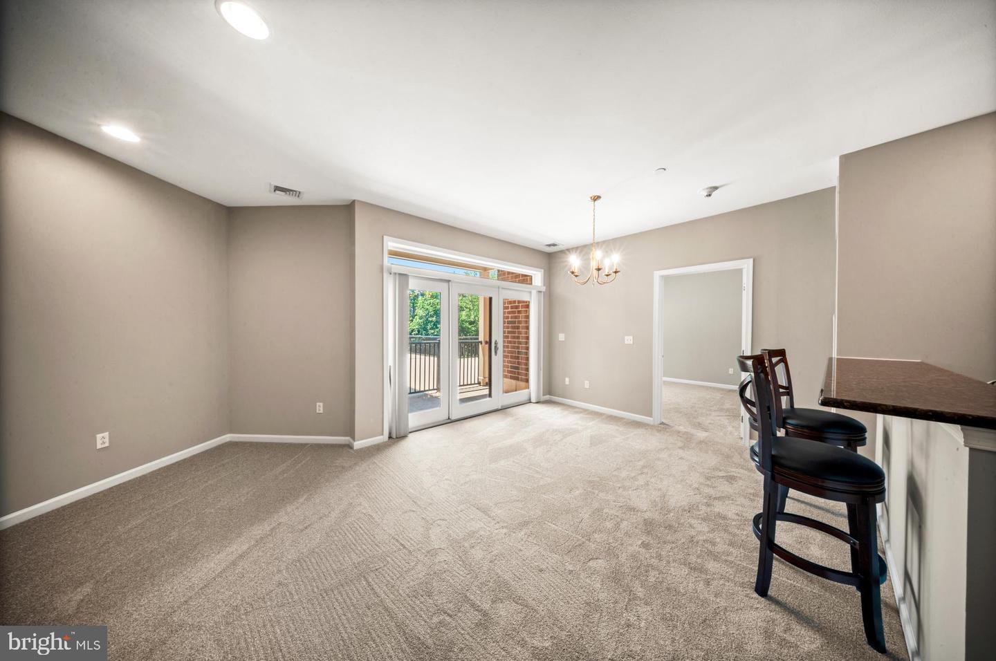 254 Carson Ter Property Photo 6