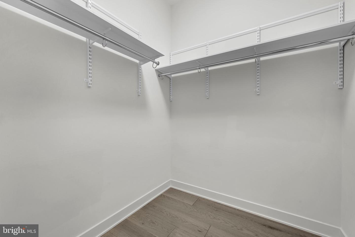 575 S Goddard Blvd #502 Property Photo 8