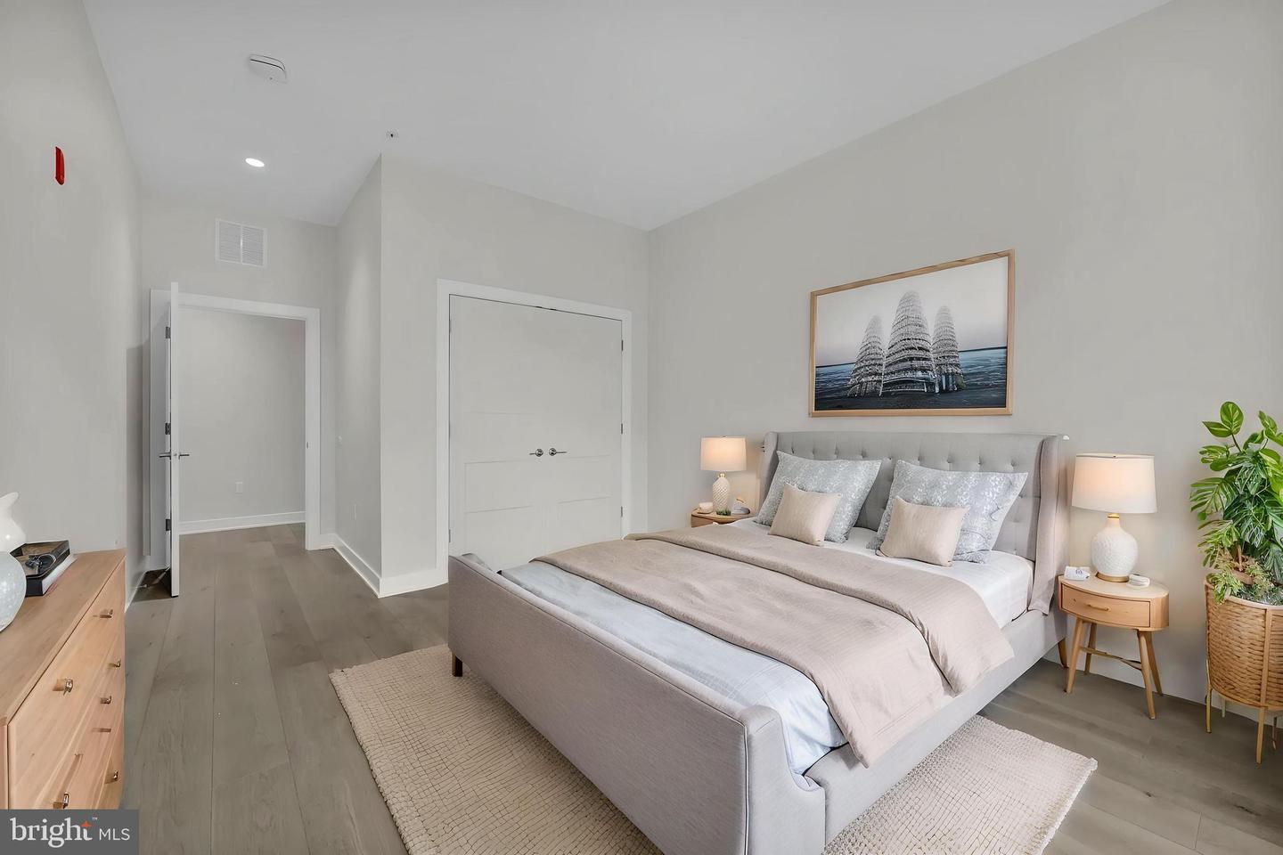 575 S Goddard Blvd #502 Property Photo 10