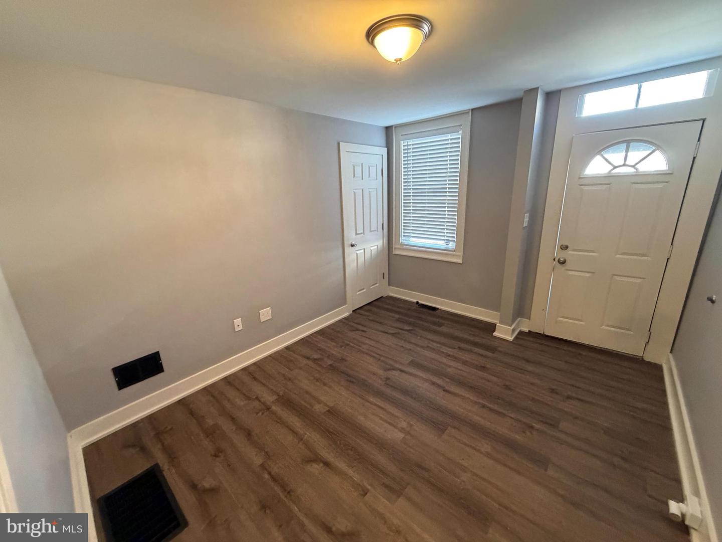 134 W Airy St Property Photo 7
