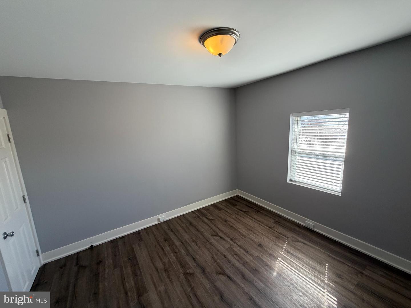 134 W Airy St Property Photo 9