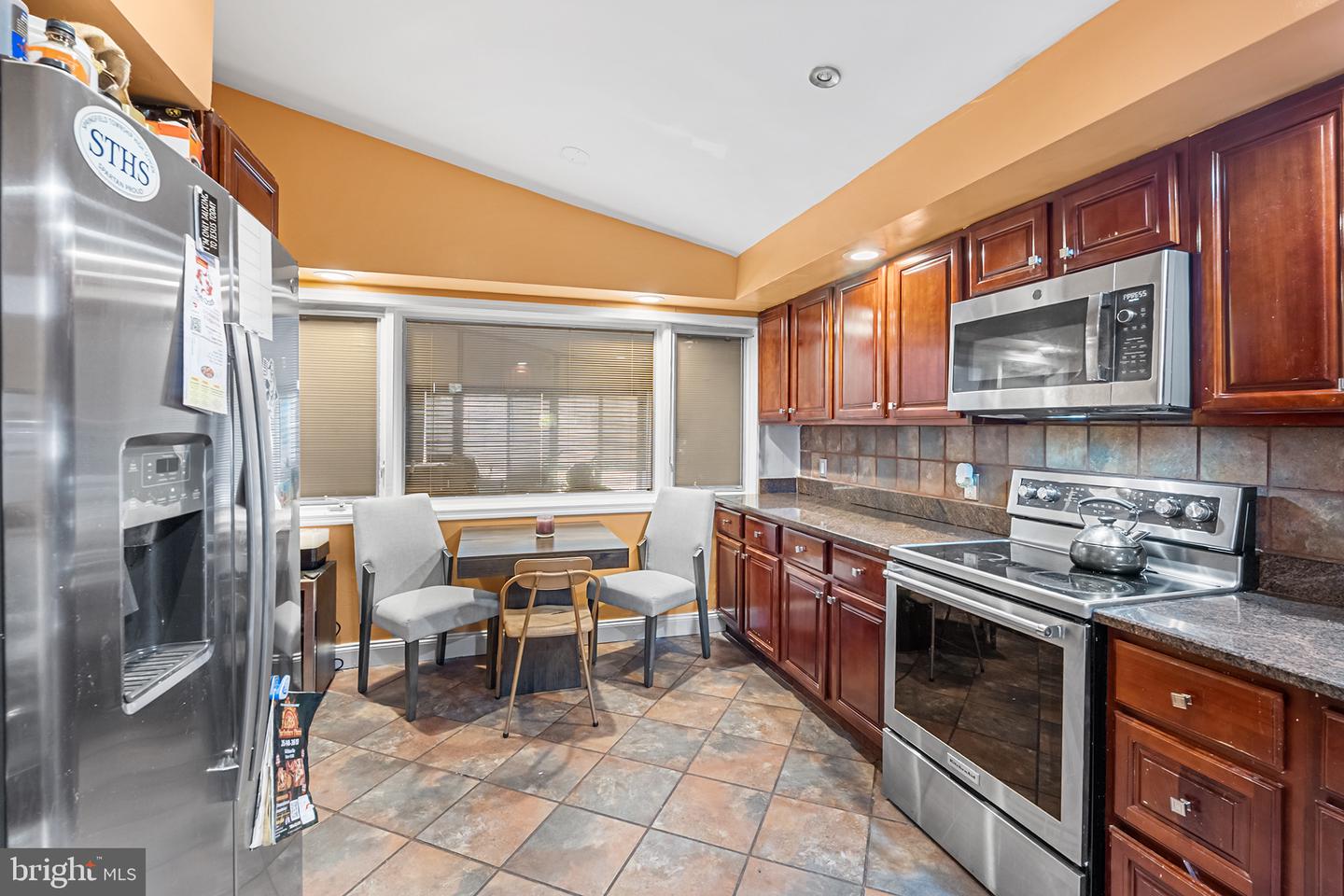 8308 Cobden Rd Property Photo 10