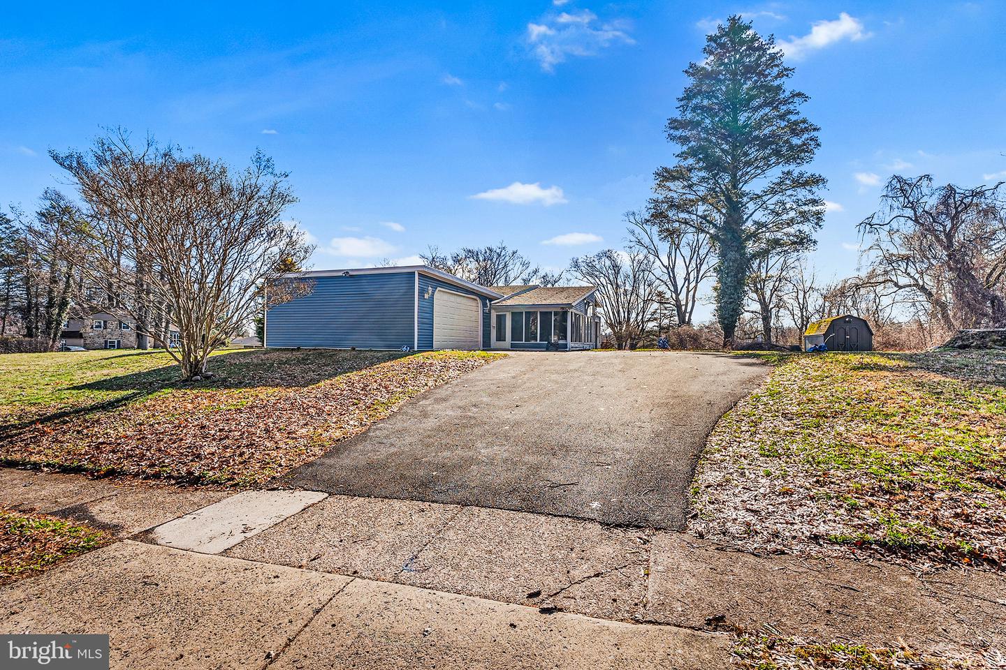 8308 Cobden Rd Property Photo 29