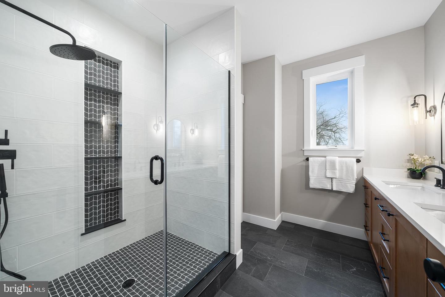541 E Hector #9 Property Photo 24