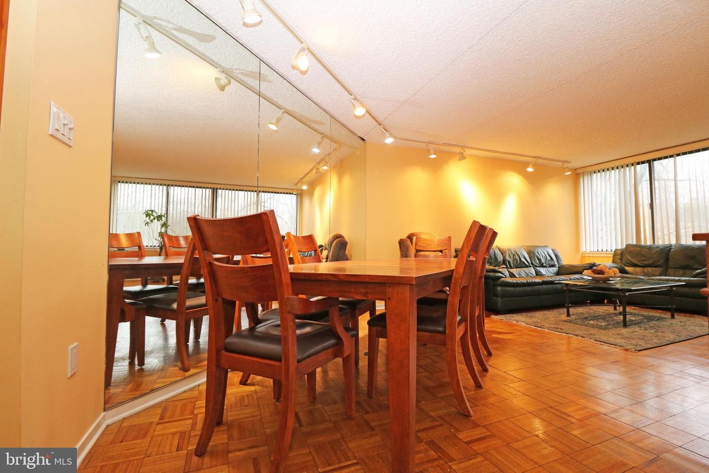 19 Rock Hill Rd #3d Property Photo 2