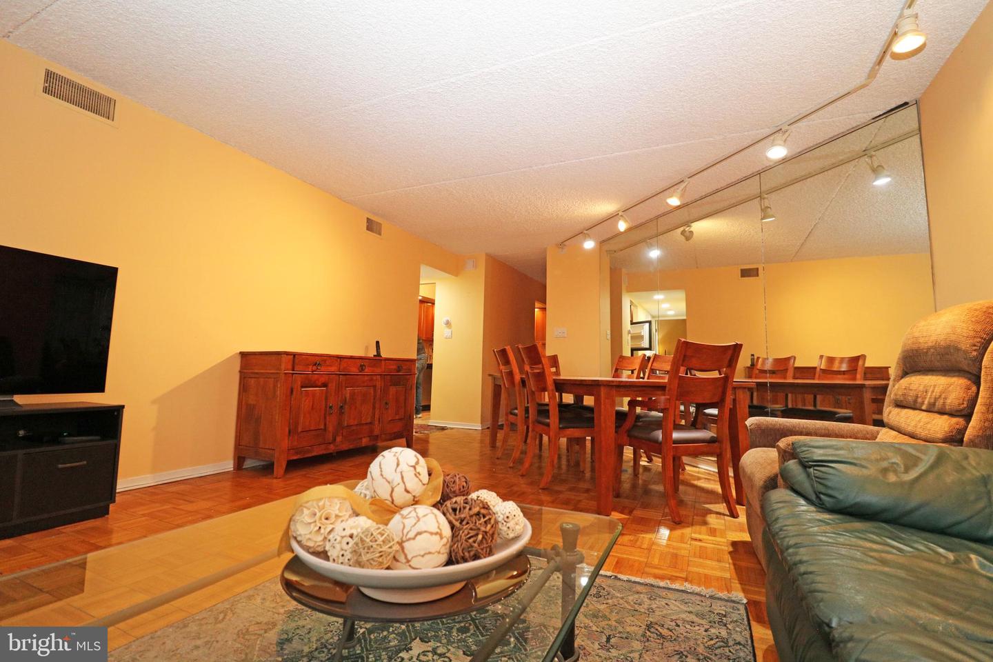 19 Rock Hill Rd #3d Property Photo 3