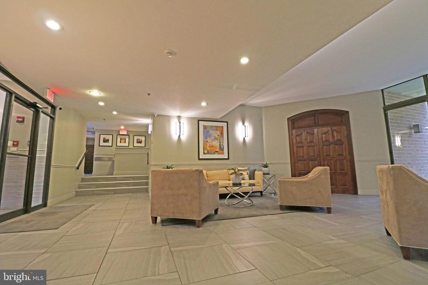 19 Rock Hill Rd #3d Property Photo 4
