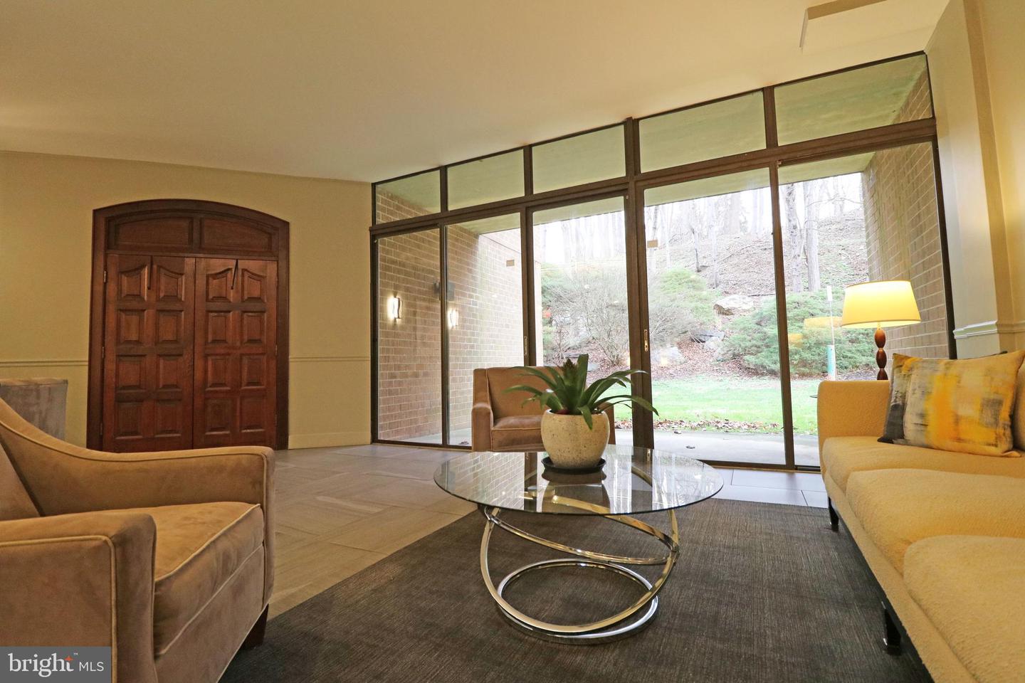 19 Rock Hill Rd #3d Property Photo 6