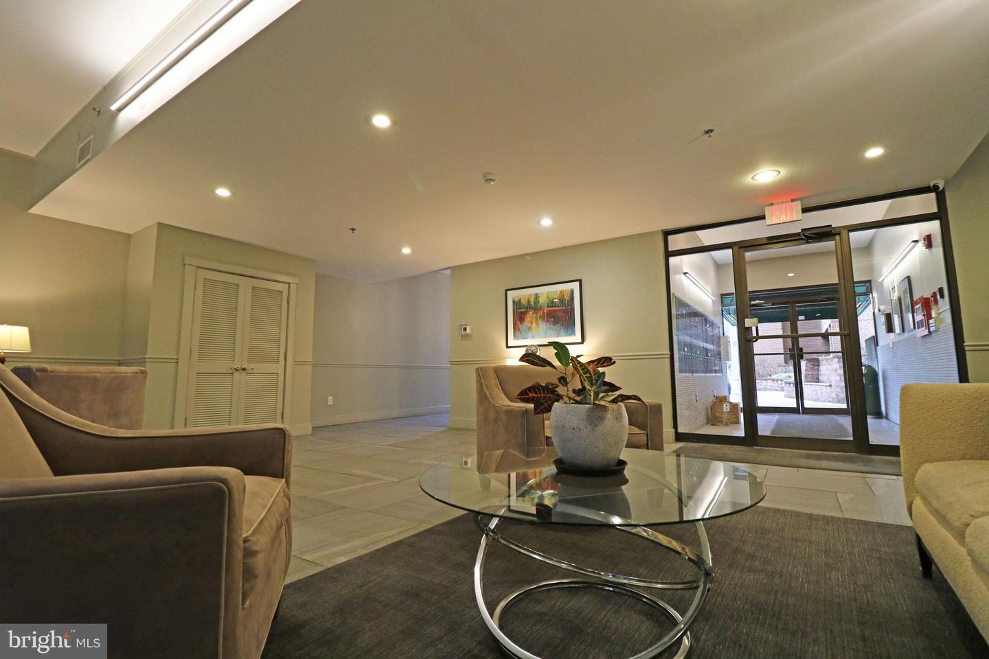 19 Rock Hill Rd #3d Property Photo 12