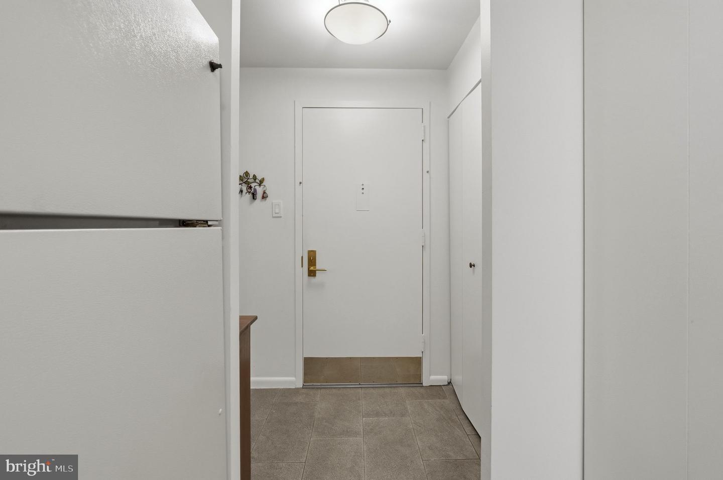 1655 Oakwood Dr #n205 Property Photo 6