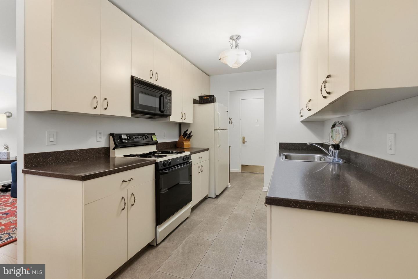 1655 Oakwood Dr #n205 Property Photo 12