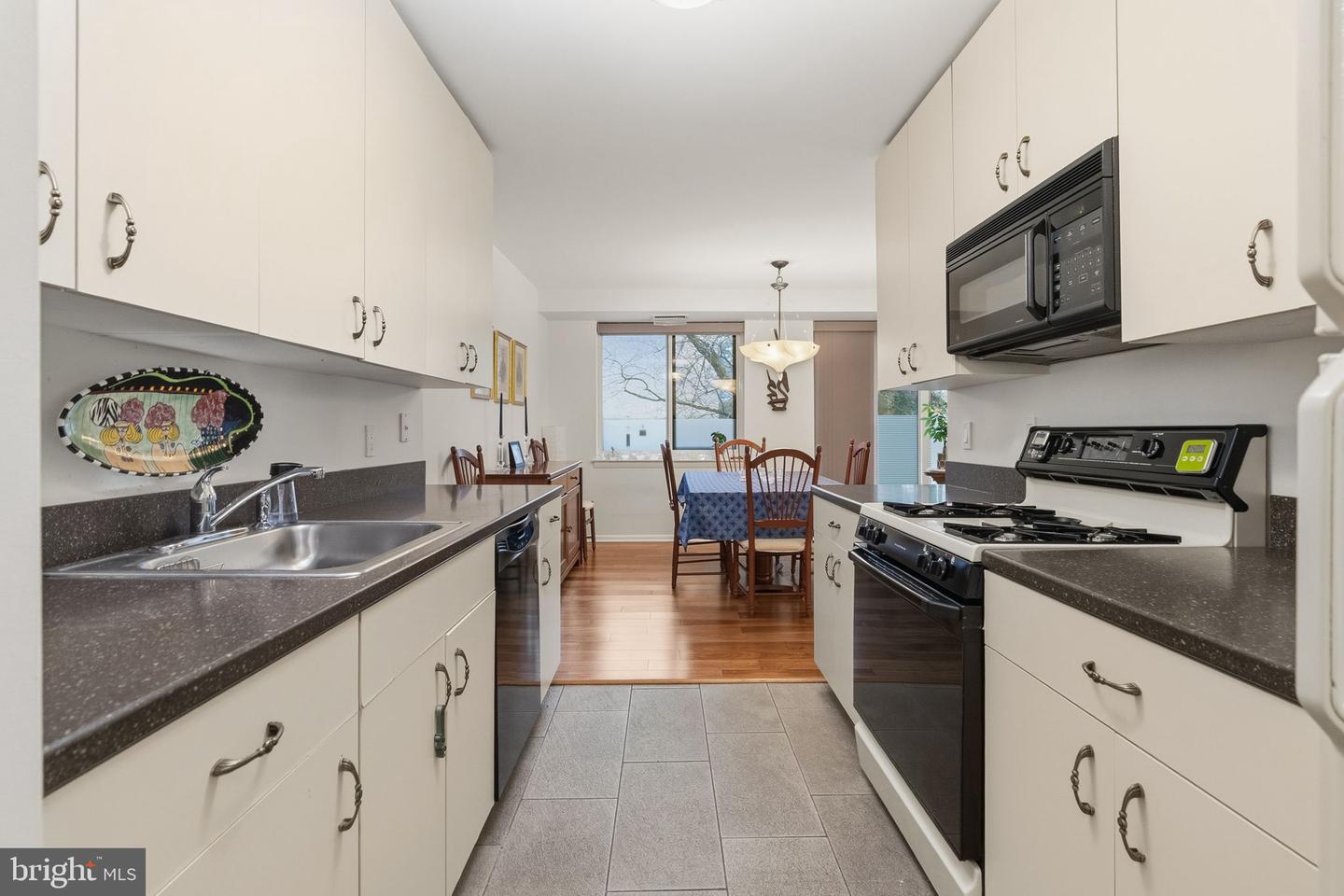 1655 Oakwood Dr #n205 Property Photo 14