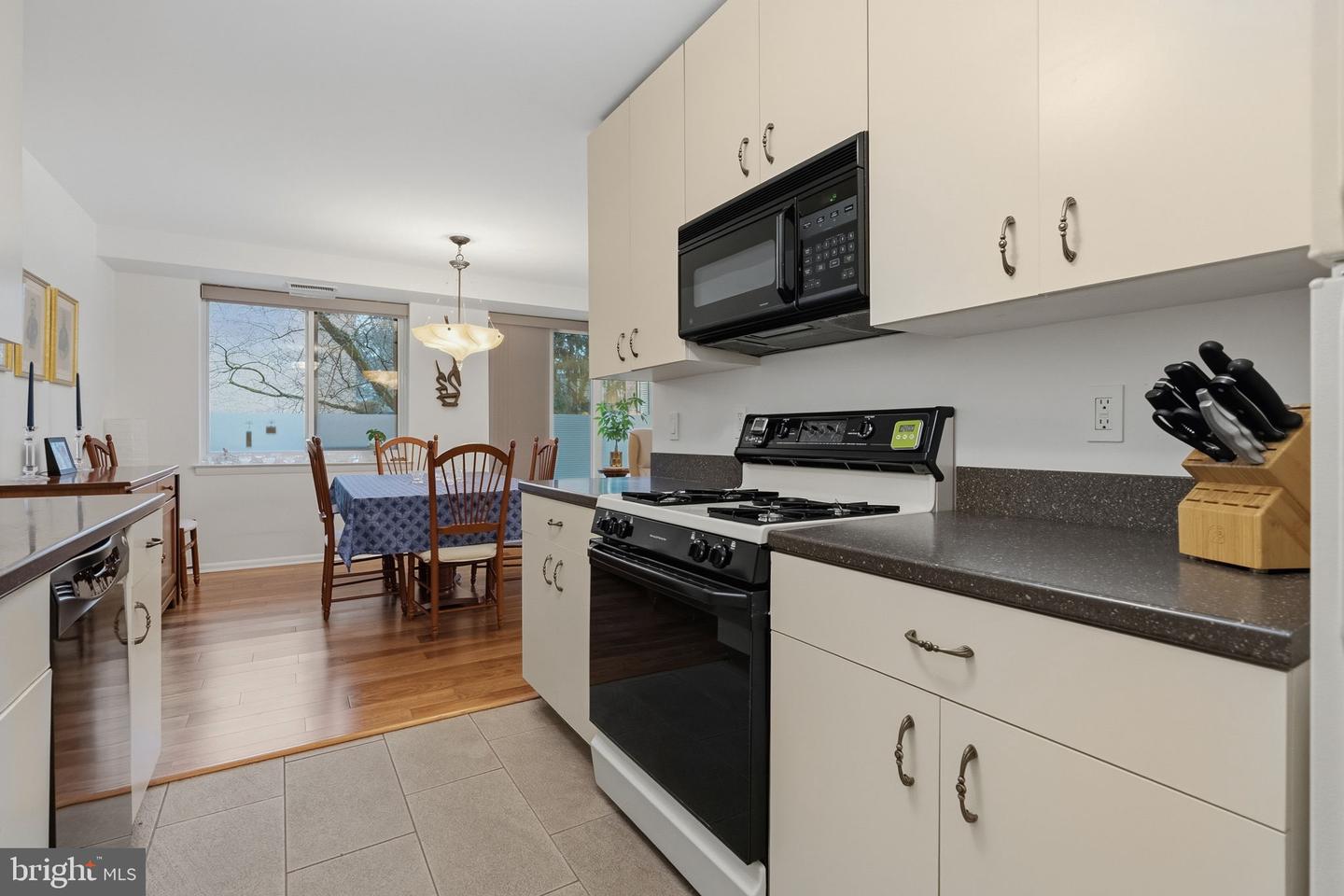 1655 Oakwood Dr #n205 Property Photo 16