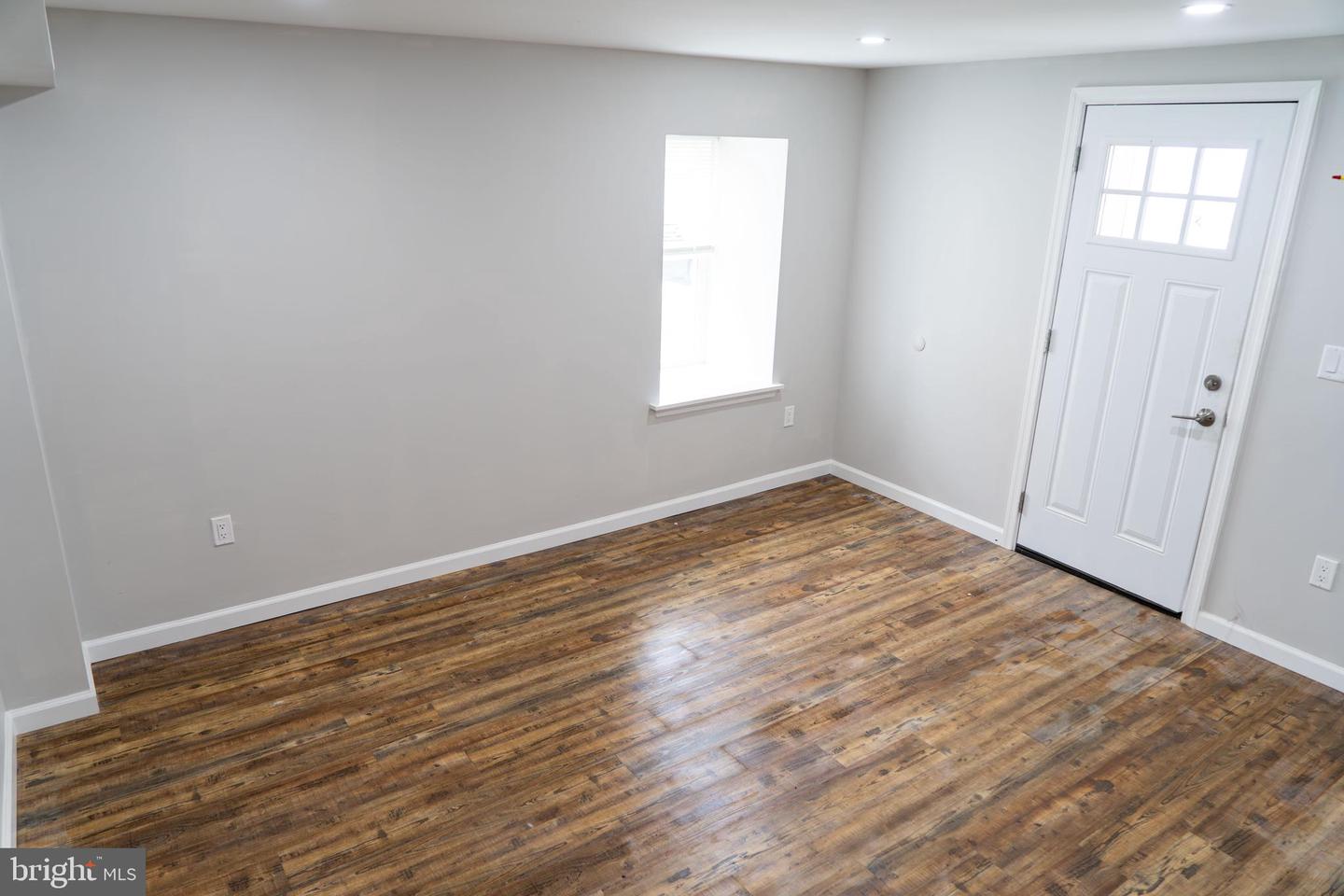 520 East Ave Property Photo 7
