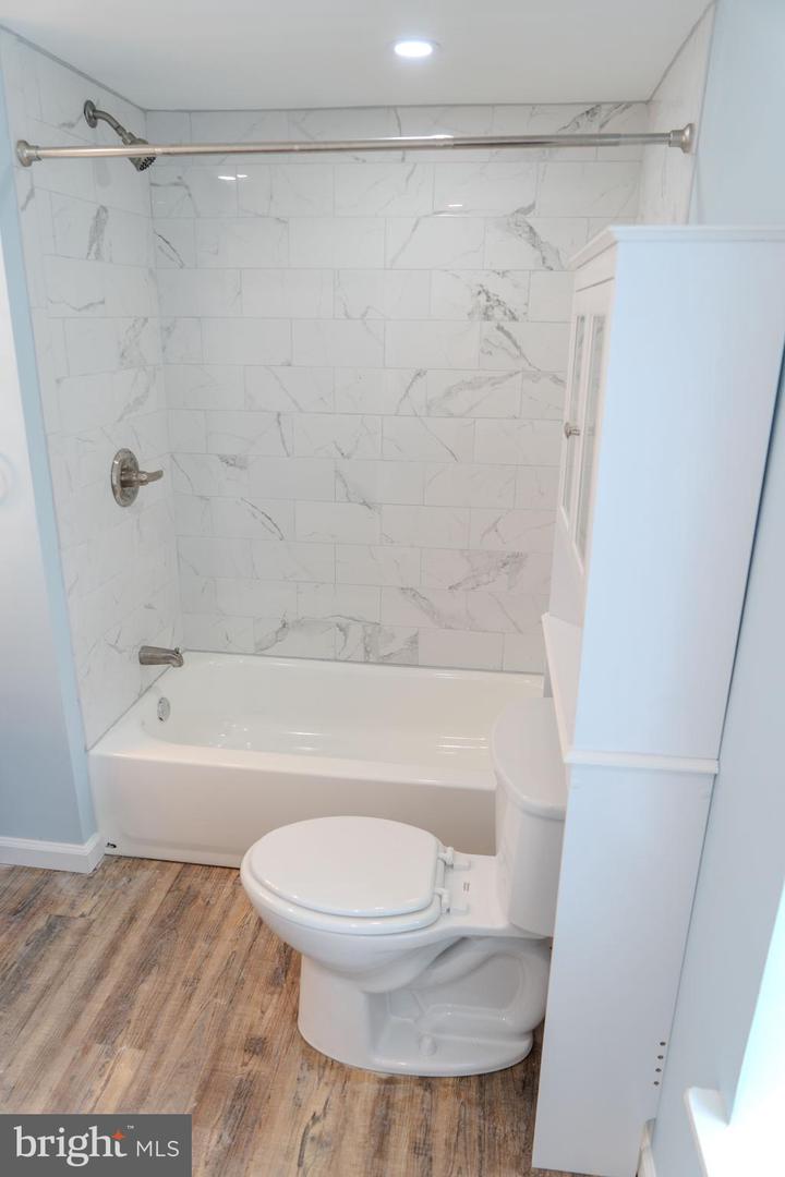 520 East Ave Property Photo 8